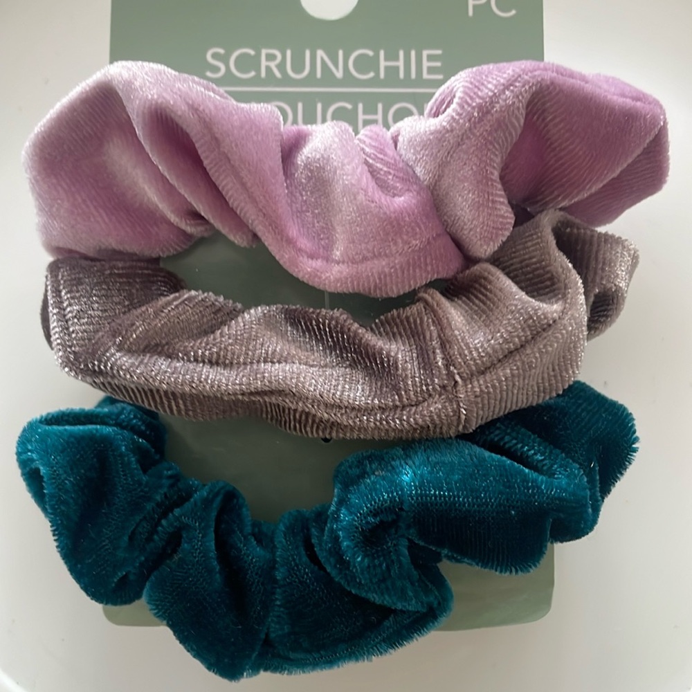 Velvet Scrunchie Set - 3 Pieces in Soft, Luxurious Colors